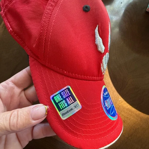 OFFICIAL NBA RED RAPTORS CAP - Picture 4 of 9